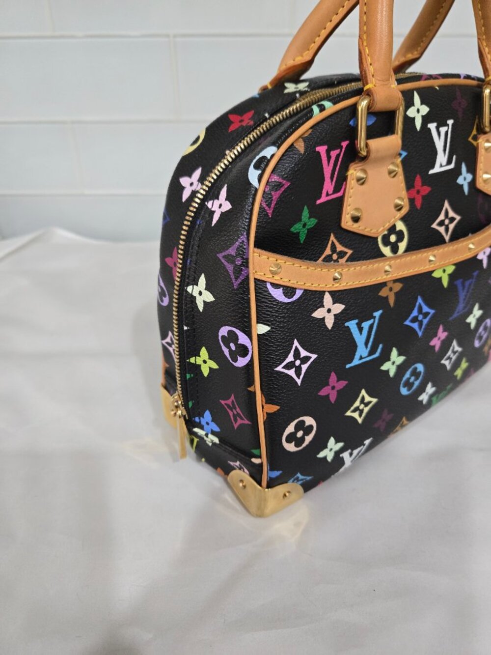 Authentic Louis Vuitton Trouville black Multicolore Monogram Takashi 2004 - Picture 3 of 8